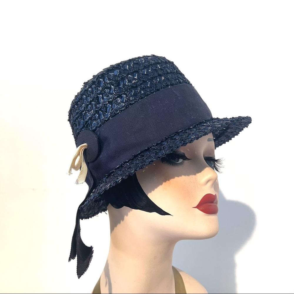 VINTAGE 40s NAVY BLUE RAFFIA WOMENS HAT FANCY STRAW UNBRANDED WITH RIBBON